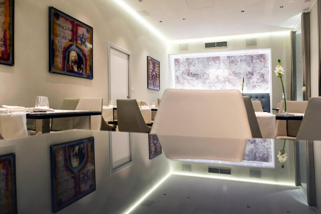 Hotel Repubblica 55 Биелла Экстерьер фото